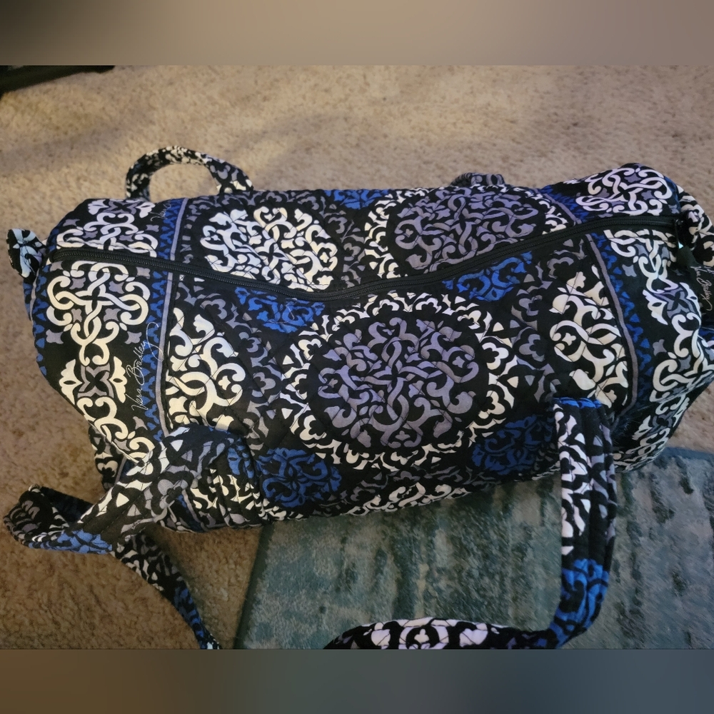 Vera Bradley Women's Duffel Bag small - 18" long